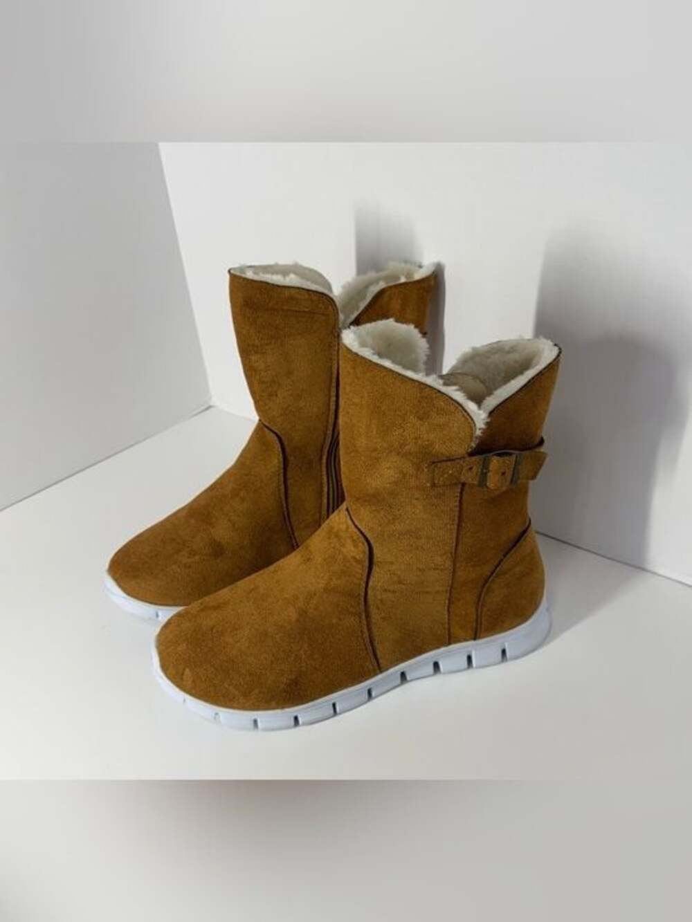 NWOT Women's Faux-Suede Sherpa Lined Boot - Tan with Zipper Size UK 39 US Size 8